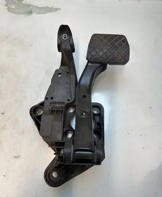 Skoda Rapid (NH) Brake pedal 6C1723058D
