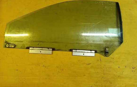 Peugeot 406 Front door window/glass (coupe) 