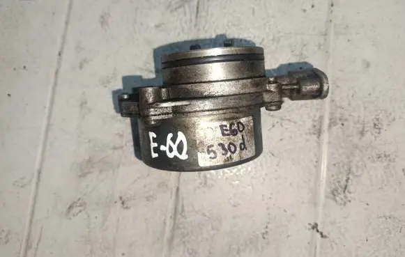 BMW 5 E60 E61 Vacuum pump