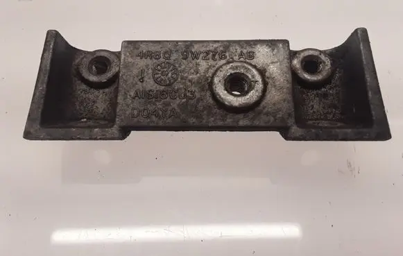 Ford Mondeo Mk III Engine mounting bracket 4R8Q9W276AB