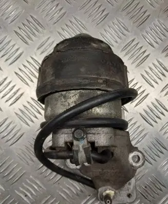 Volvo S60 Engine mount bracket 30680751