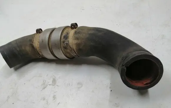 Intercooler hose/pipe