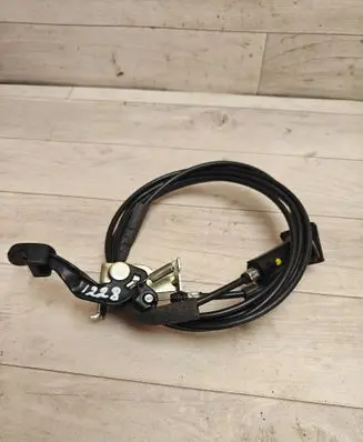 Hyundai i20 (PB PBT) Fuel cap flap release cable 