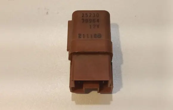 Nissan X-Trail T30 Other relay 2523079964
