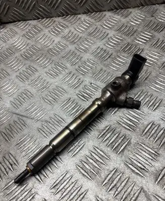 Skoda Octavia Mk2 (1Z) Fuel injector 03L130277B