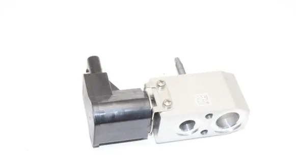 Mercedes-Benz EQS V297 Air conditioning (A/C) expansion valve T70586C