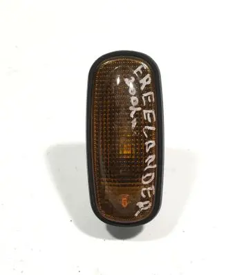Land Rover Freelander Front fender indicator light 8360205 236577