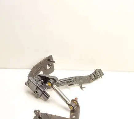 Nissan Pulsar Air suspension front height level sensor 538124BA0A