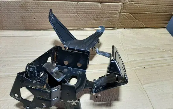 Mercedes-Benz CLS C218 X218 Battery tray A2125458040