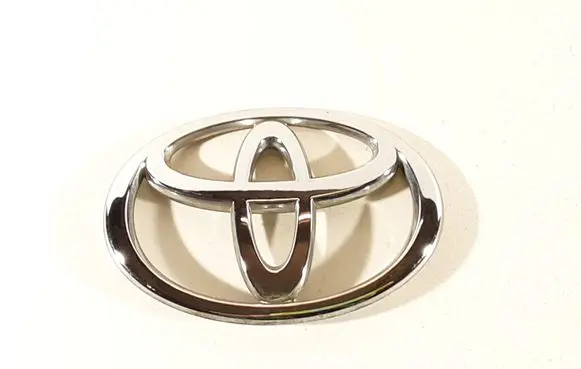 Toyota Corolla Verso AR10 Manufacturers badge/model letters 90975W2001 90975 3882