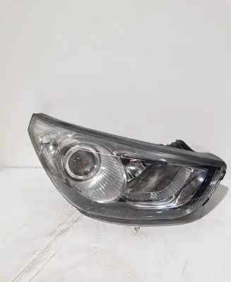 Hyundai ix35 Headlight/headlamp 921022Y