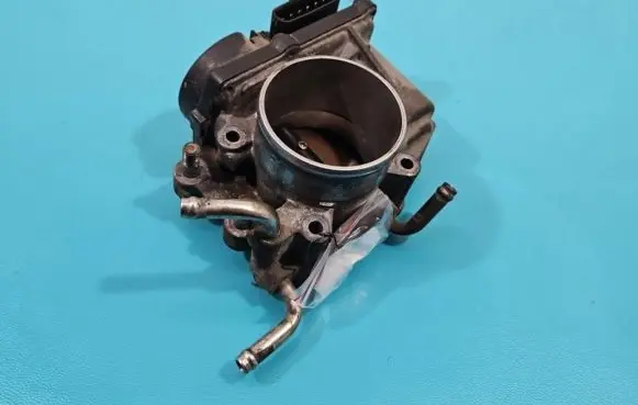 Toyota Avensis T220 Throttle body valve 22030-28020 IMPRK1370617