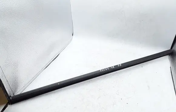 Ford Focus Front door glass trim molding NOCODE