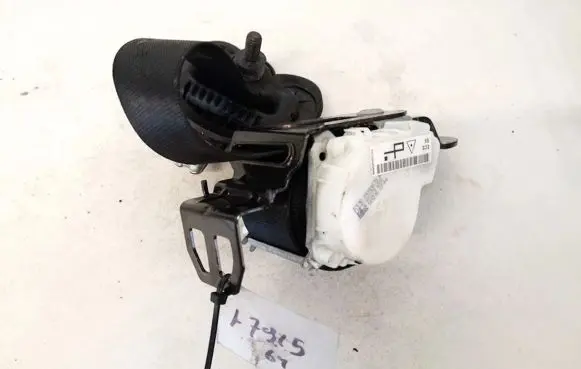 Middle seatbelt (rear)