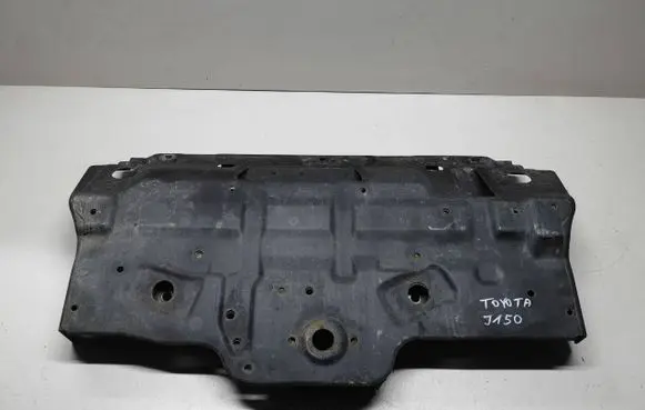 Toyota Land Cruiser (J150) Engine splash shield/under tray