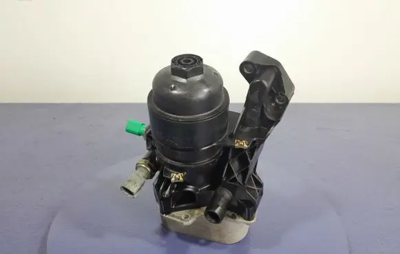 Skoda Octavia 985 Oil filter cover 03N115389K