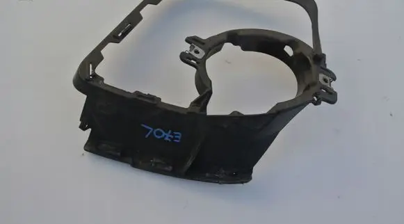 BMW X5 E70 Fog light bracket 8047570