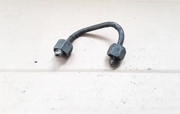 Suzuki Grand Vitara II Fuel injector supply line/pipe Z932