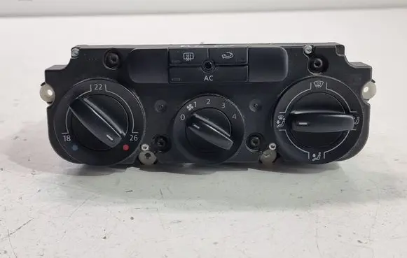 Volkswagen PASSAT B6 Climate control unit 3C1820045A
