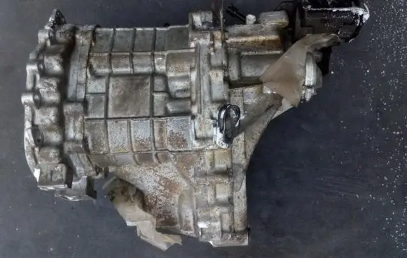 Gearbox transfer box case