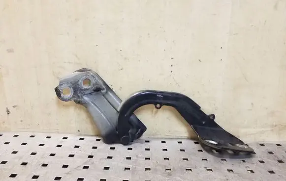 Ford Focus Engine bonnet/hood hinges BM51A16800AD
