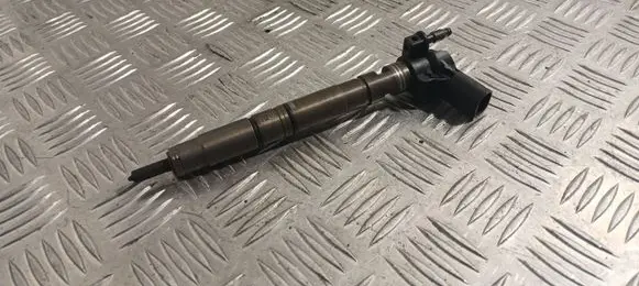 Volkswagen PASSAT B6 Fuel injector 03L130277