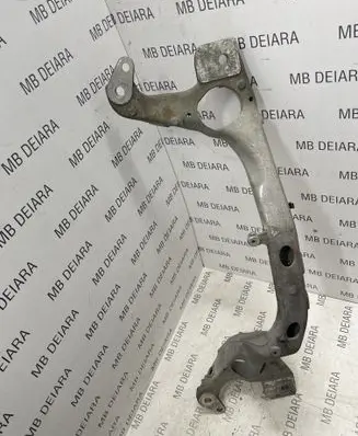 Volkswagen Touareg II Engine mounting bracket 7L8199207A