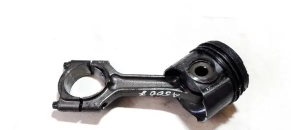 Opel Zafira A Piston with connecting rod 0107200