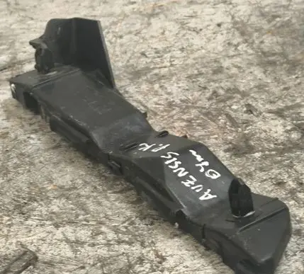 Toyota Avensis T250 Front bumper mounting bracket 5253605020C