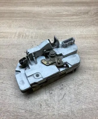 Peugeot 206 Rear door lock Leftside