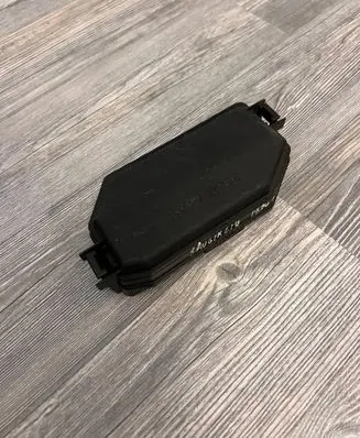 Toyota C-HR I Fuse box cover 82662F4040