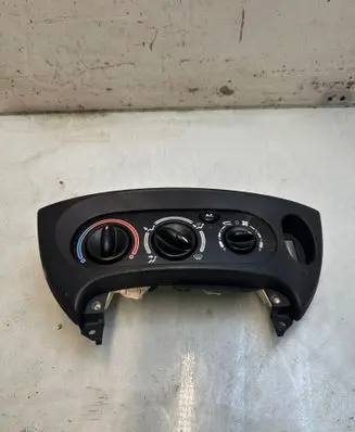 Renault Megane I Climate control unit 663391J