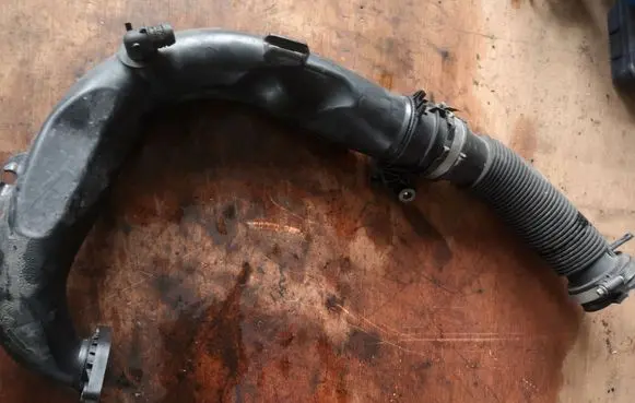Renault Scenic III - Grand scenic III Air intake duct part 8200645723