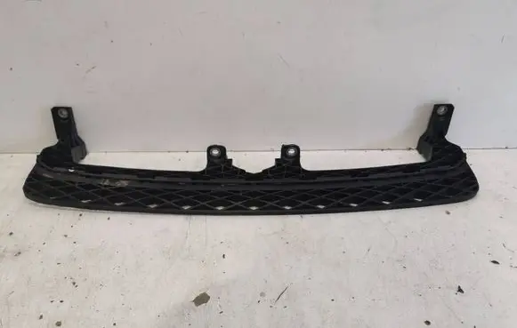 Volkswagen PASSAT B7 Front bumper mounting bracket 3AA807571