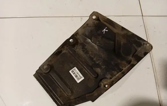 Toyota Avensis T270 Engine splash shield/under tray 5144402041 51444-02041