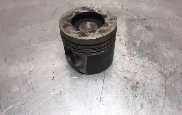BMW 5 F10 F11 Piston 84L110