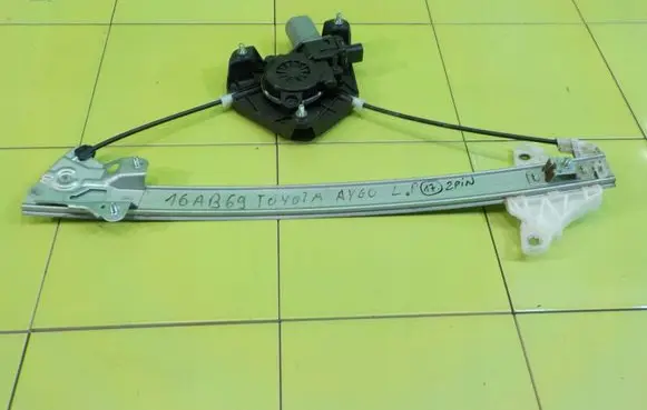 Toyota Aygo X Front door window regulator with motor PRZOD