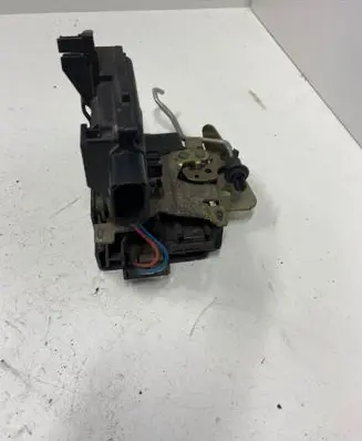 Audi A6 S6 C5 4B Front door lock 4B1837015B PA66306GF