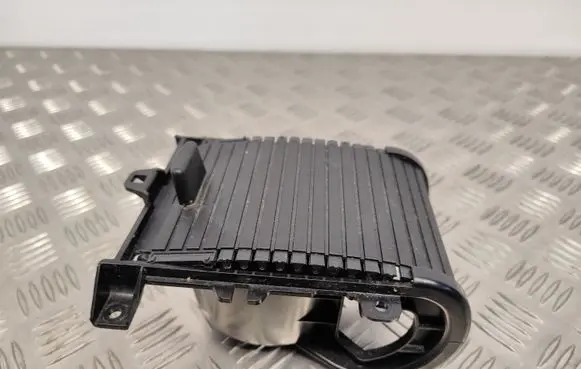 Cup holder front