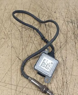 Mercedes-Benz ML W166 Lambda probe sensor A0009057100