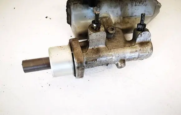 Nissan Note (E11) Master brake cylinder