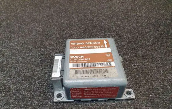 Audi A4 S4 B5 8D Airbag control unit/module 8A0959655B 0285001037