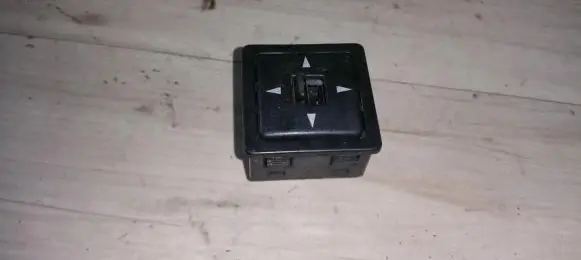 Wing mirror switch