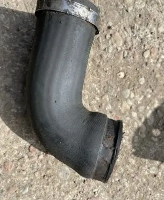 BMW 5 E39 Intercooler hose/pipe 2247967