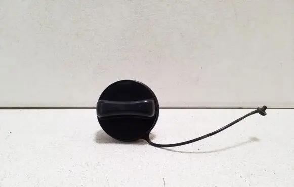 Nissan Navara D23 Fuel tank filler cap 