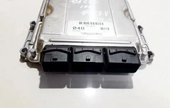 Volvo S40, V40 Engine control unit/module 30630048 0281010441