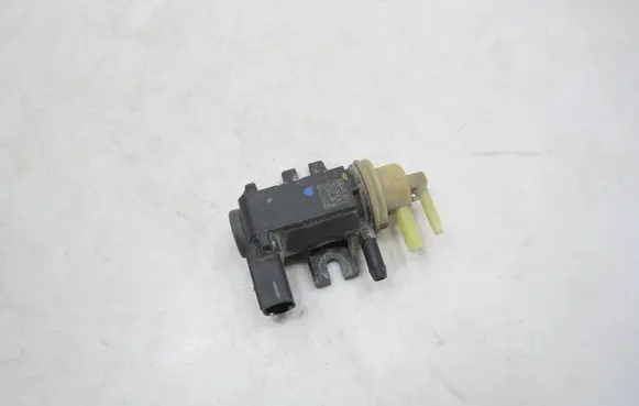 Skoda Octavia Mk3 (5E) Turbo solenoid valve 04L131051F 16062011 27082015