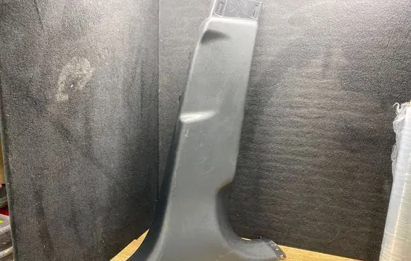 Land Rover Range Rover Velar (B) pillar trim (bottom) J8A231056A