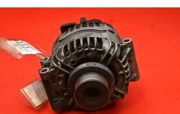 Dacia Sandero Generator/alternator 8200660040B
