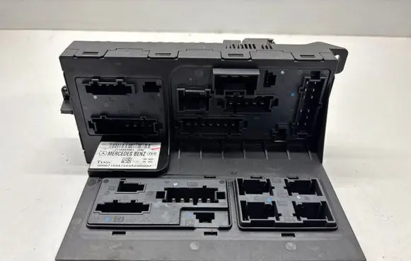 Mercedes-Benz E W211 SAM control unit 2115453901